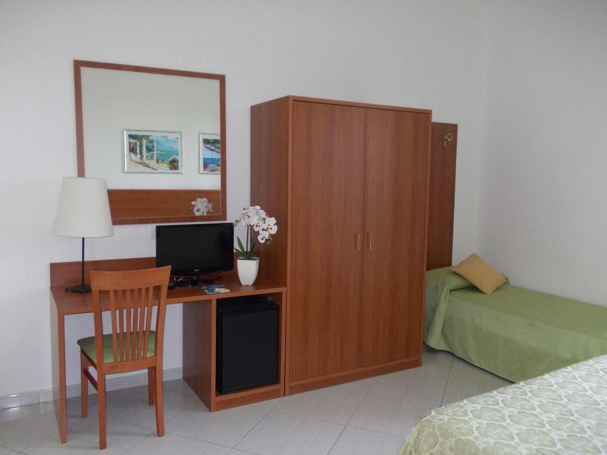 Hotel Solaria Rodi Garganico Εξωτερικό φωτογραφία