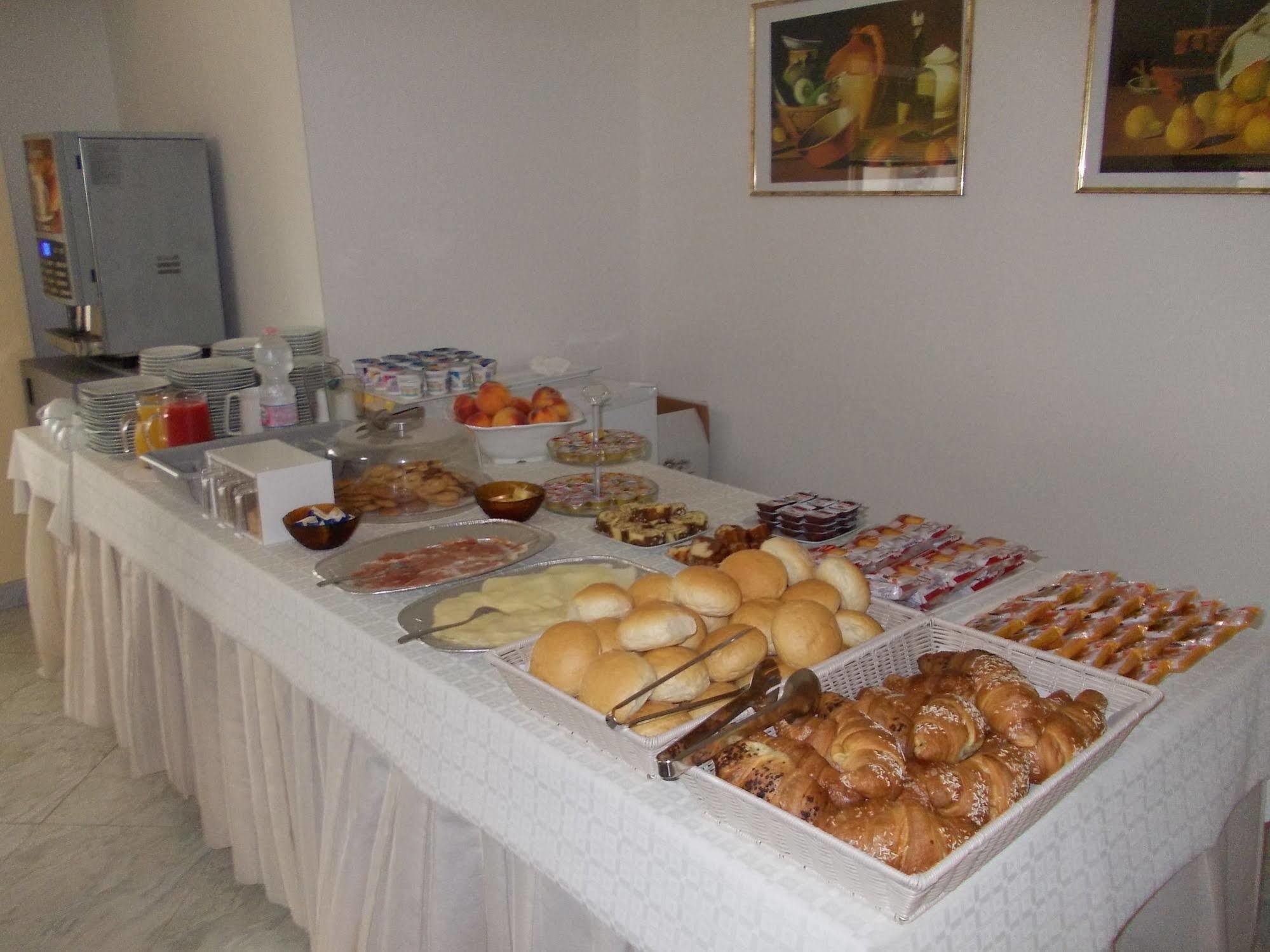 Hotel Solaria Rodi Garganico Εξωτερικό φωτογραφία