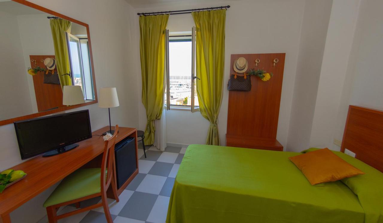 Hotel Solaria Rodi Garganico Εξωτερικό φωτογραφία