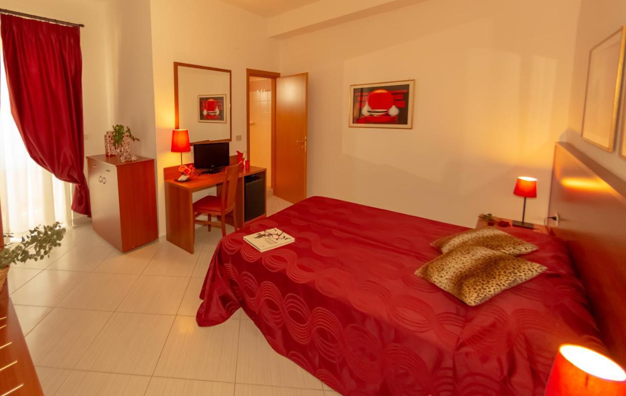 Hotel Solaria Rodi Garganico Εξωτερικό φωτογραφία