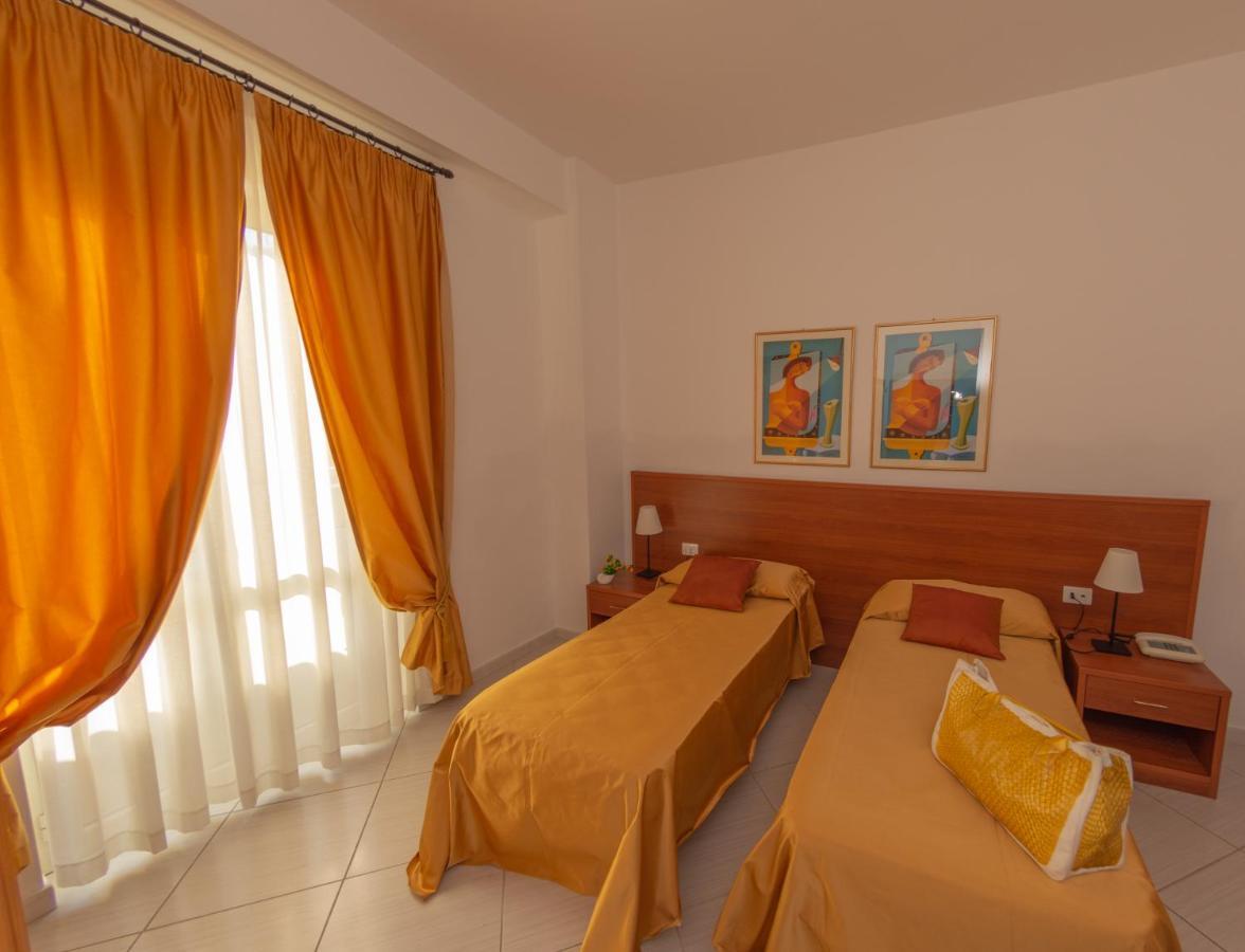 Hotel Solaria Rodi Garganico Εξωτερικό φωτογραφία