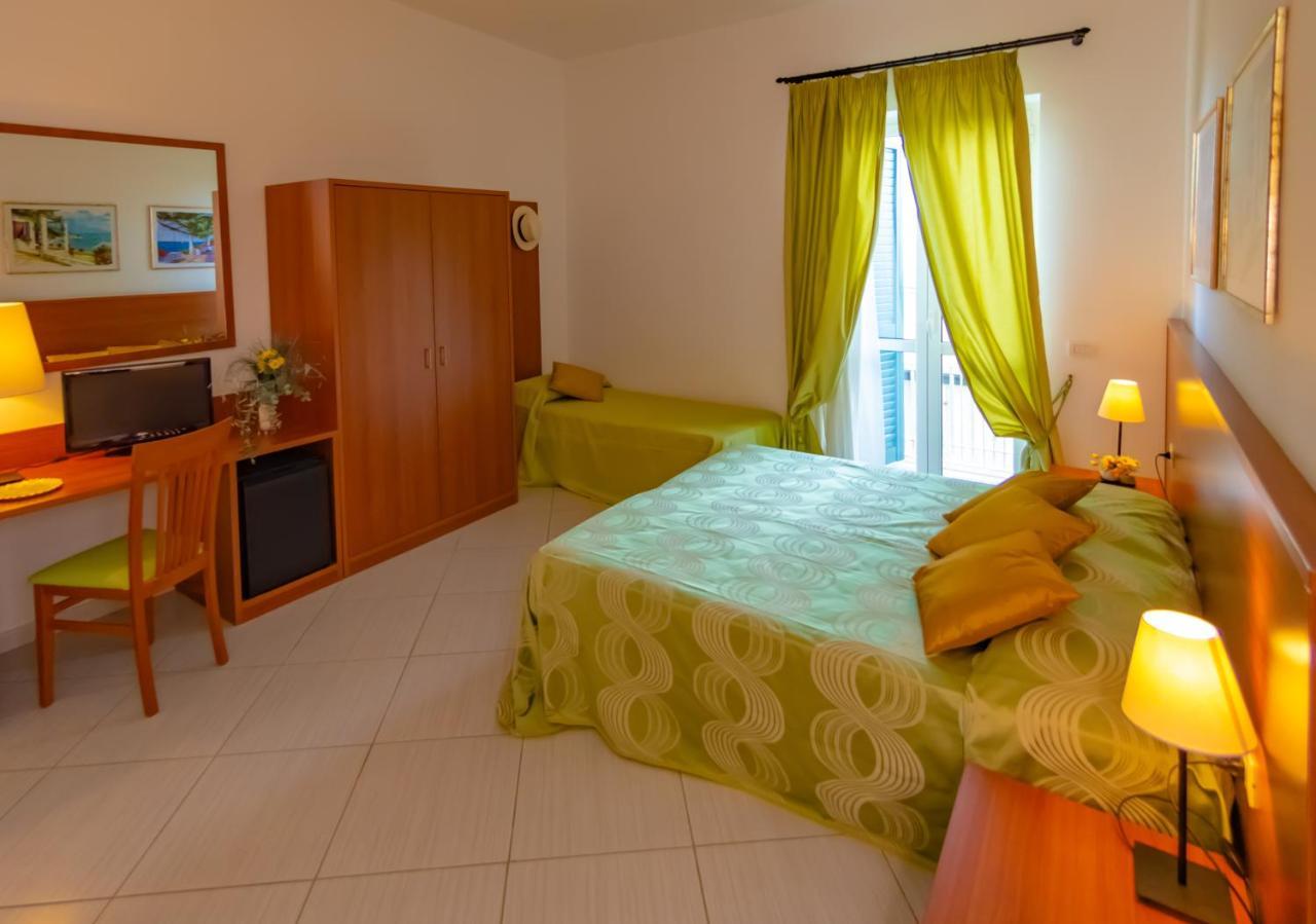 Hotel Solaria Rodi Garganico Εξωτερικό φωτογραφία